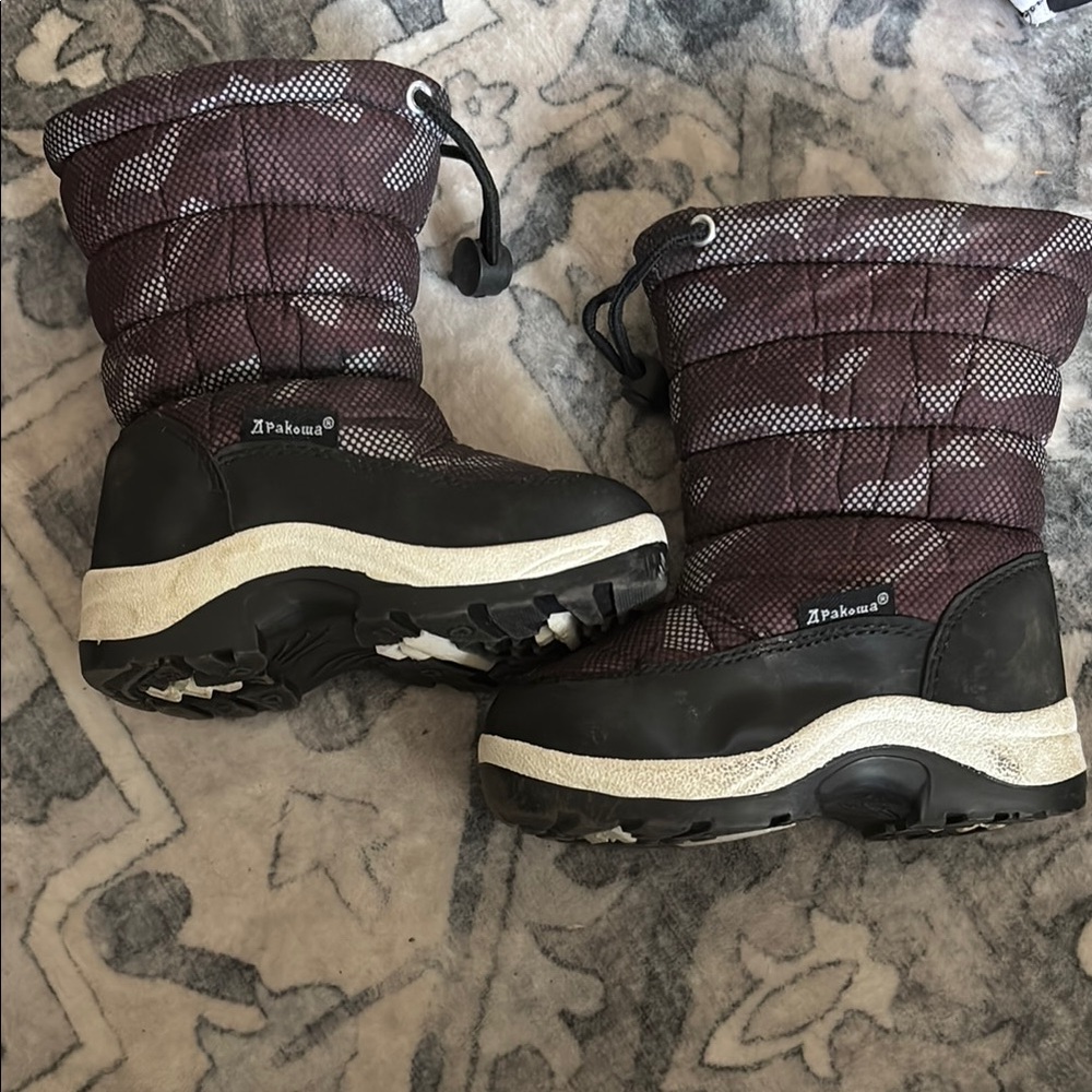 Kids Snow Boots - Black and Brown